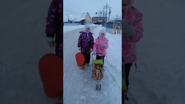 Прогулка сразу из роддома