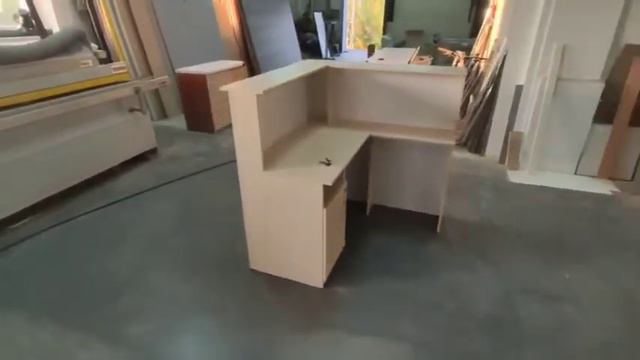 Угловая стойка ресепшн