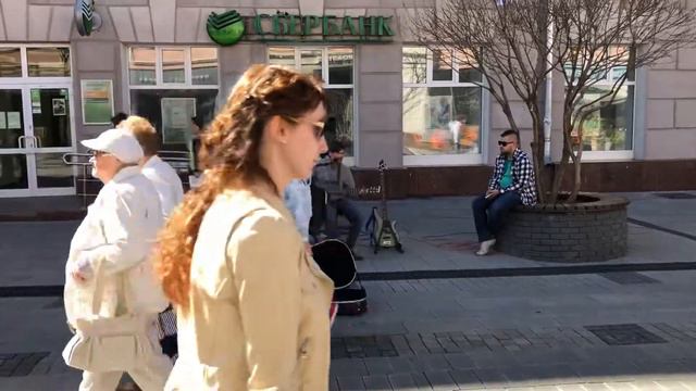 Белый Лебедь на Пруду