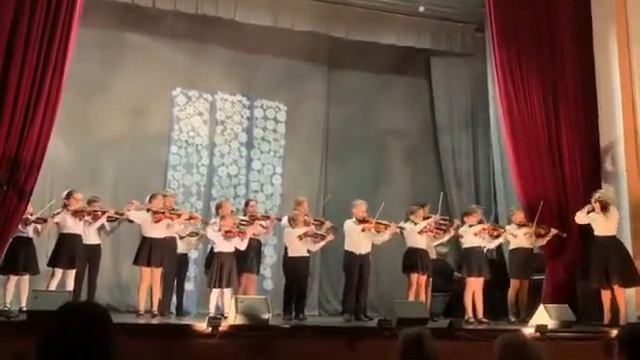 Образцовый ансамбль скрипачей "Весёлый смычок" (г. Елец), рук. Прокофьева Ю.Г., Бах-Гуно "Аве Мария