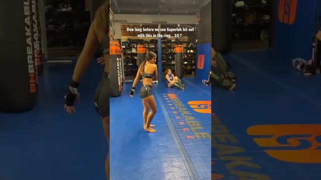 How long before we see Superlek hit out with this in the ring… ??♂️ #shorts