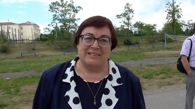 Вера Иосифовна Карякина. 25 мая 2021. Последний звонок. Школа 17. Лиховской. Каменск-Шахтинский.