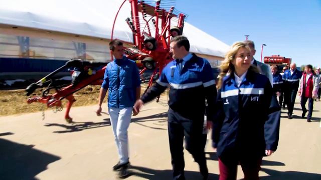 Губернатор Глеб Никитин посетил роботизированную молочную ферму в  Большое Никитино Уренского округа
