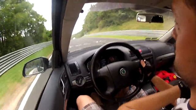 Skoda Octavia 2.0 TDI vs. Suzuki Swift - 9:16 Nürburgring Nordschleife lap (BTG)