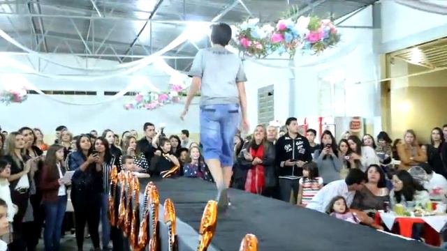 DM Désirée Mesquita Desfile Infanto Juvenil 2015  Festa em Louvor a Nsa Sra da Abadia