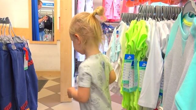 СРОЧНО НУЖНО КРАСИВОЕ ПЛАТЬЕ. СОФИЯ как МАМА на шоппинге. СОФУНЬЯ ШАЛУНЬЯ.