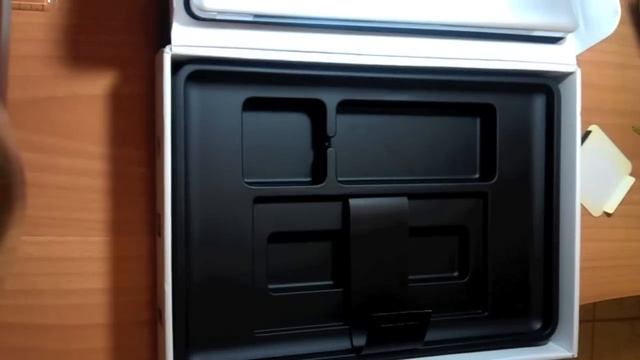 Unboxing macbook pro 17" 2011 2.3ghz Antiglare (greek speech)