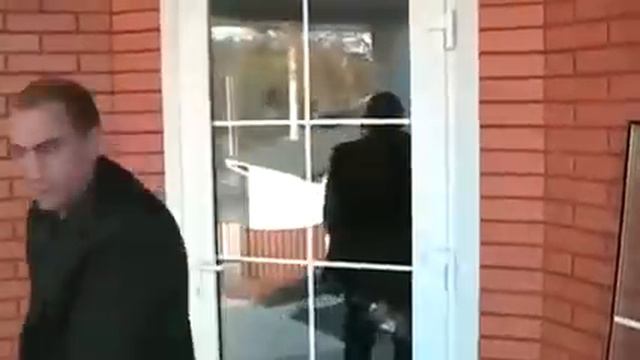 Бронированное стекло