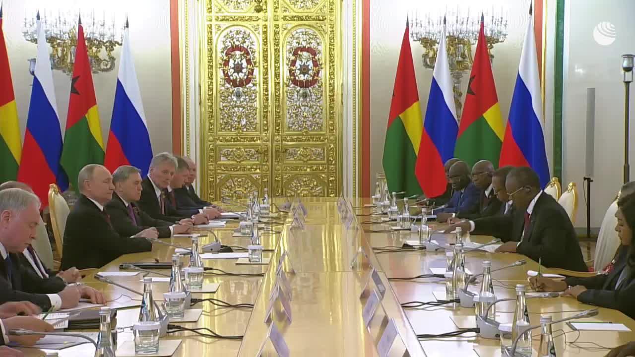 Путин на встрече с президентом Гвинеи-Бисау Эмбало