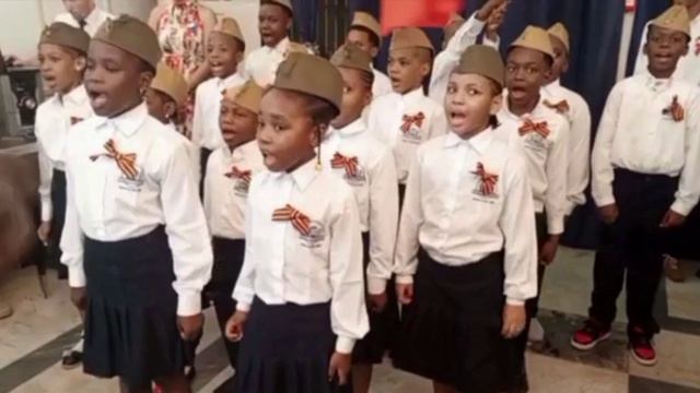 В Мали школьники исполнили советские песни на русском языке