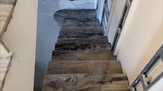 Лестница из мрамора Арабескато Оробико Гриджио!