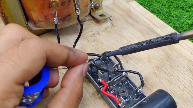 INVERTER Transformer To Make 12V Battery Charger At Home || HIgh Amp Charger