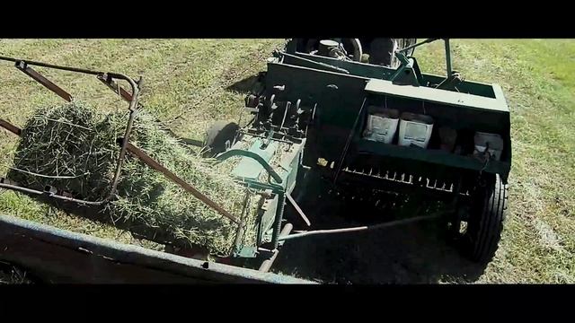Прессуем люцерку. Пресс-подборщик Киргизстан.