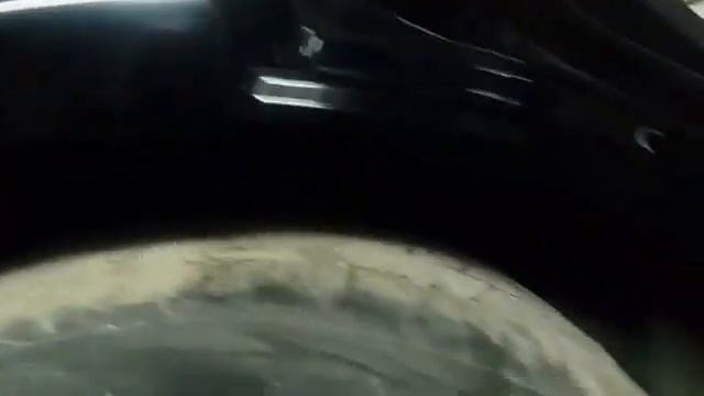 Итог устранения скола лака Range Rover.