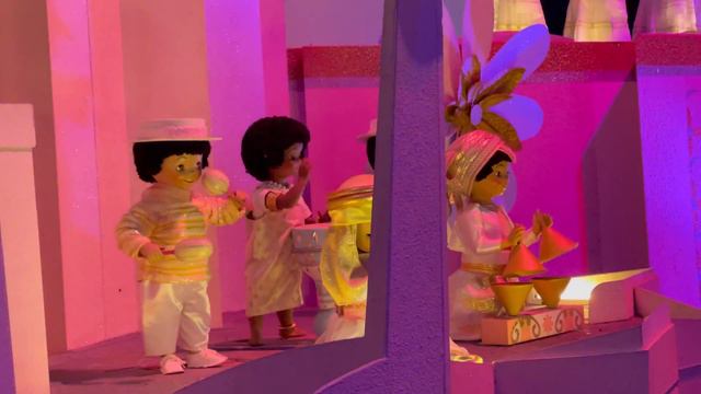 its a small world Extended Finale dolls footage Disneyland