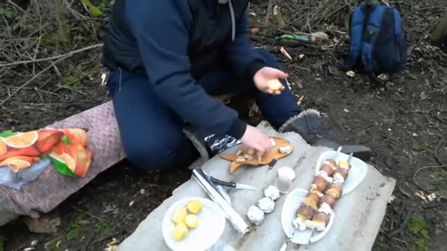 Давайте жрать/ Готовлю картофель с салом на костре!