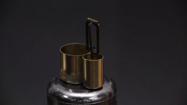 Catalytic cigarette lighter [8gFqzbnUO-Y]