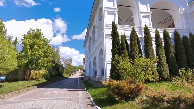 Высоцкий мужской монастырь в Серпухове.