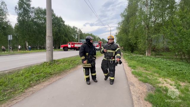 В Архангельске ликвидирован пожар в нежилом деревянном доме