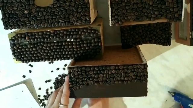 Декорирование кофейными зёрнами. Объемный декупаж. Шаг 6