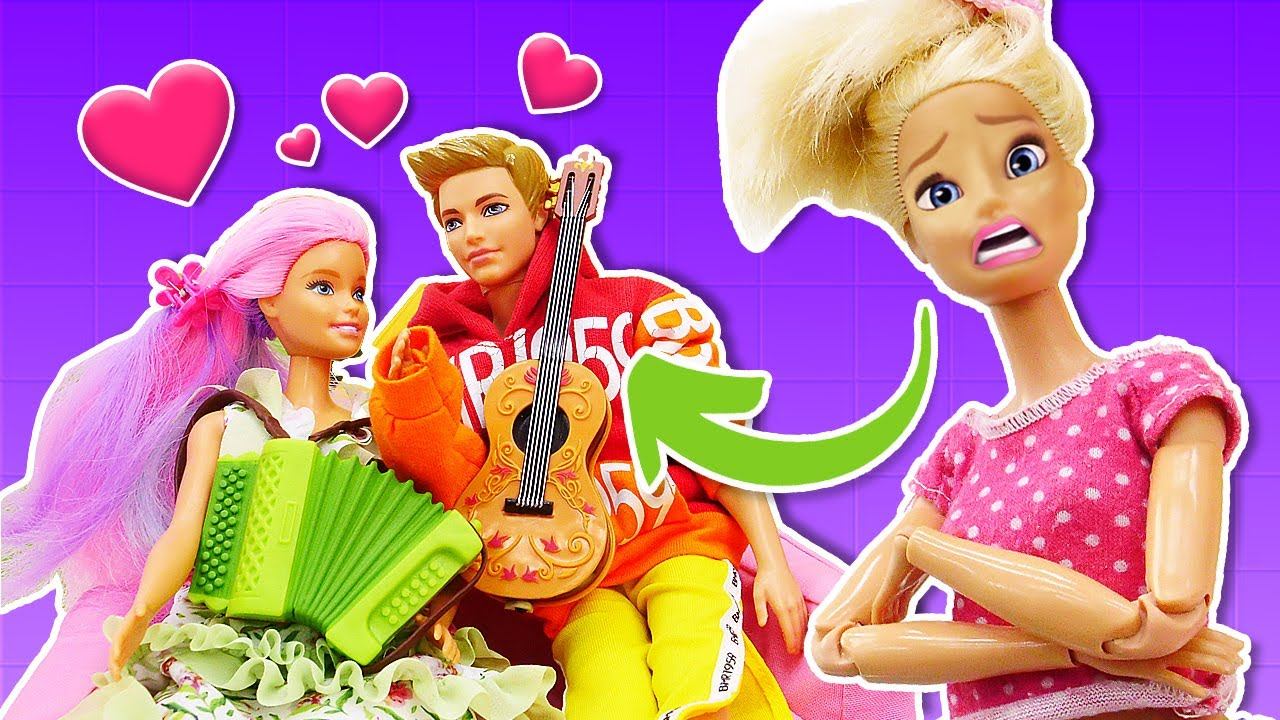 Барби ревнует Кена к своей сестре! Видео для девочек про игры в куклы Барби