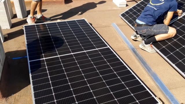 Instalación solar, inversor Huawei SUN2000 3KTL L1 y 6 paneles JA Solar 545w