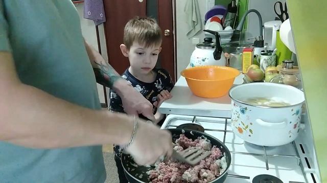 Готовим картофельную запеканку!!)