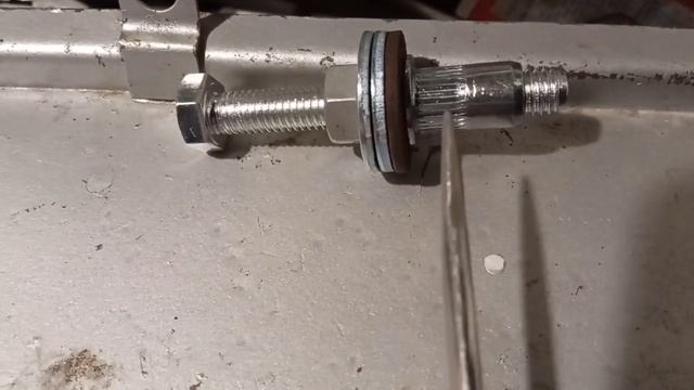 Ремонт креплений защиты двигателя (рено Меган 2).mp4