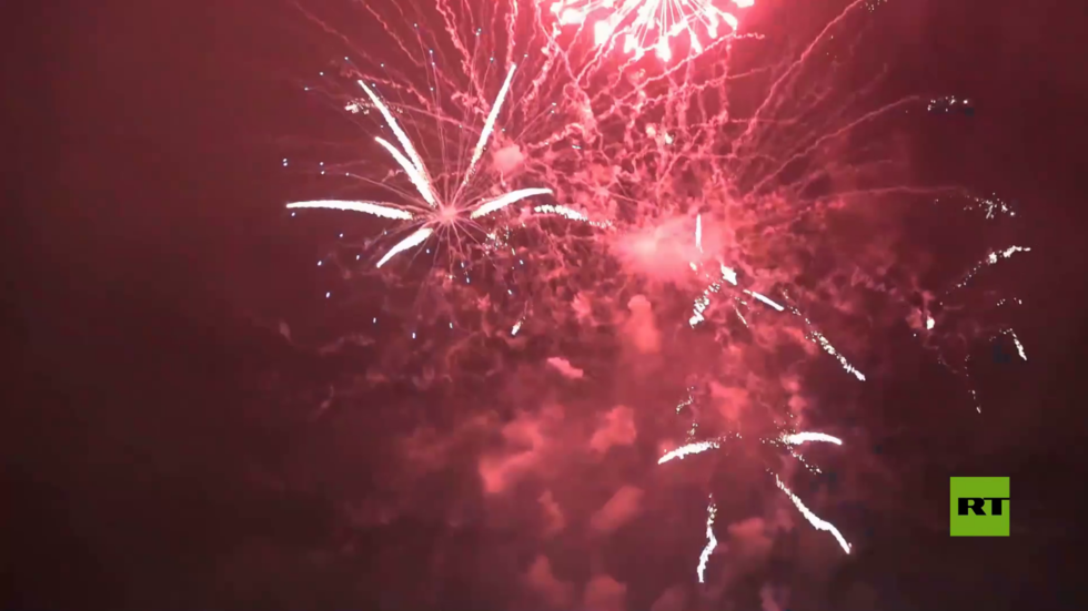 الألعاب النارية تزين سماء فلاديفوستوك بمناسبة يوم روسيا