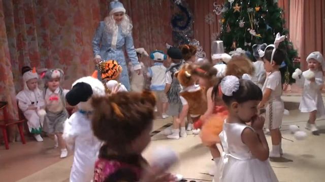 Новогодний утренник в детском саду