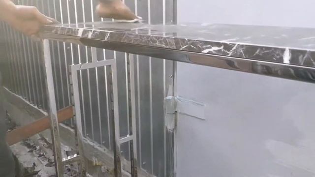 Зеркальная полировка консоли с мраморной столешницей