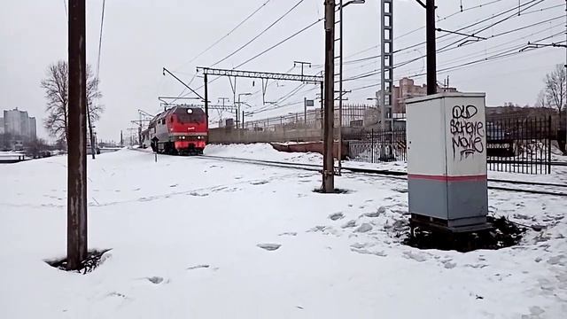 Спешащий куда-то тепловоз ТЭП70БС