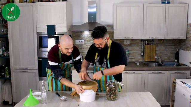 Liquore al carciofo ricetta fatta in casa!!! Digestivo un po' dolce e un po'  amaro