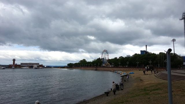 Владивосток. Набка. Баржа. Типичный июнь в моем городе.