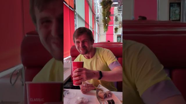 Едим роллы