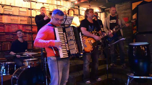 Вася Сlub в 