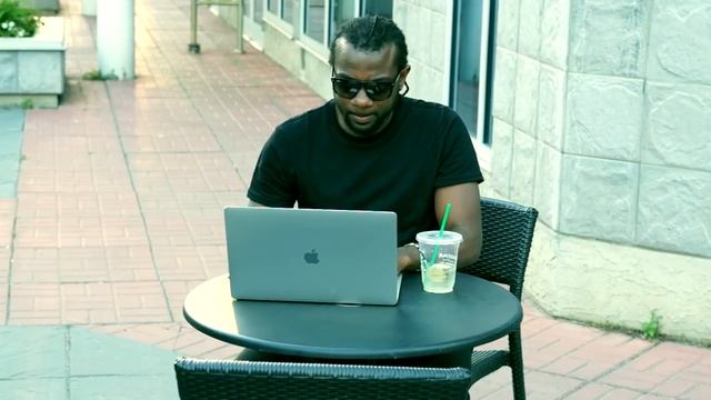 Review: 2017  MacBook Pro 15 with TouchBar (High-end)