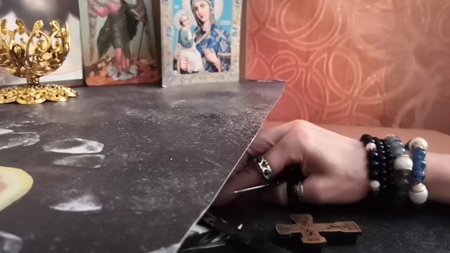 если человек мёрзнет постоянно ???