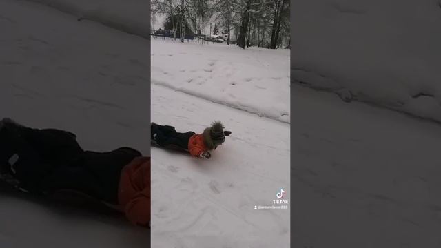 Катание с горки.