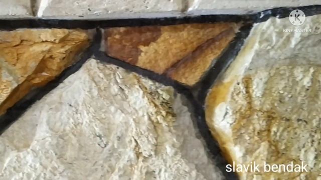 Камін з шамотної цегли , і дикого каменю.