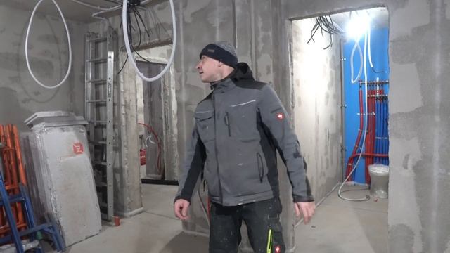Загородное строительство дома у озера. Стяжка зимой, Полусухая стяжка пола зимой