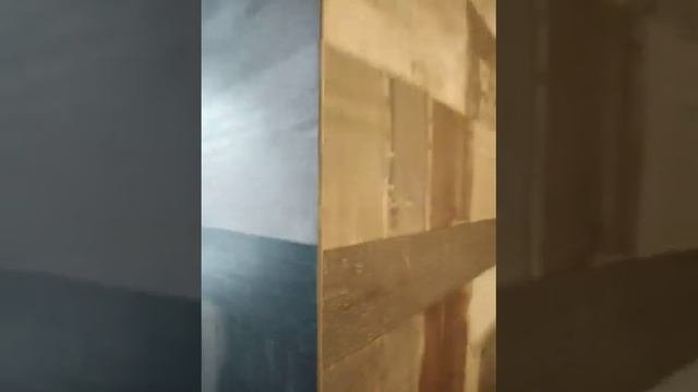 Монтаж ламината на стену результат.
