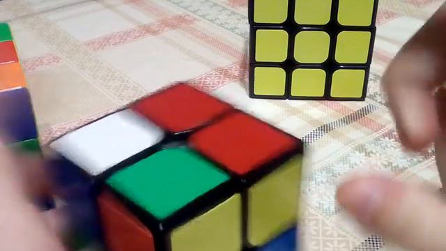 Как собрать одну сторону кубика Рубика 2 на 2