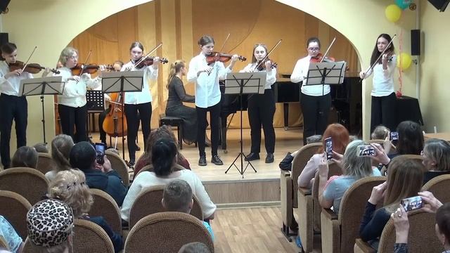 Отчетный концерт струнного отделения 25 апреля 2022 - 2 часть.mp4
