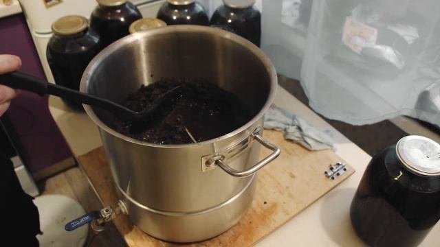 Брага из варенья которому 25 ЛЕТ! Опустошаем подвал и делаем самогон