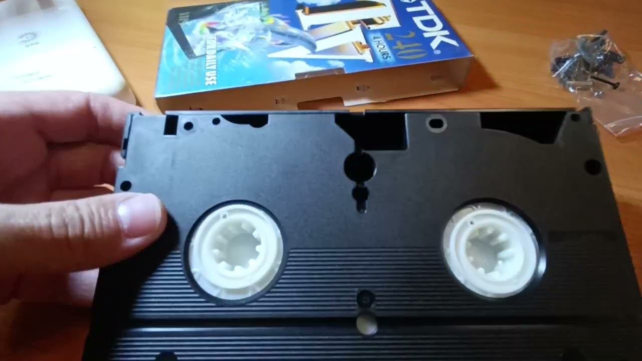 Необычная VHS кассета