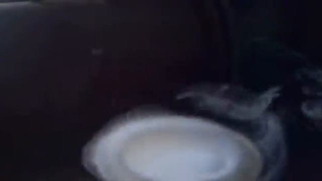 углекислота с огнетушителя или сухой лёд в воде