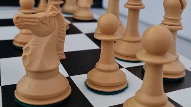 Ajedrez Staunton tablero de cuerina negro