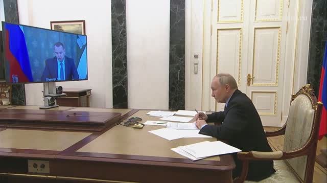 Владимир Путин провёл рабочую встречу с губернатором Курганской области Вадимом Шумковым