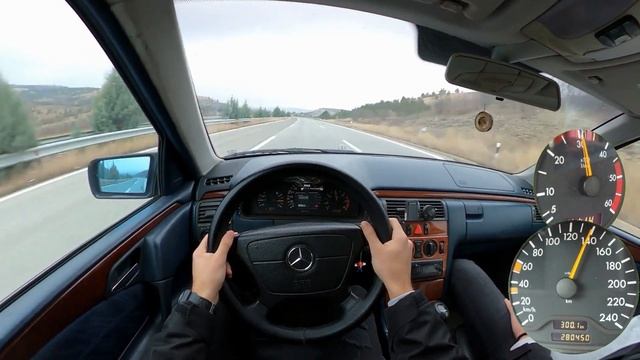 Mercedes-Benz E220 CDI (1999) - POV Drive